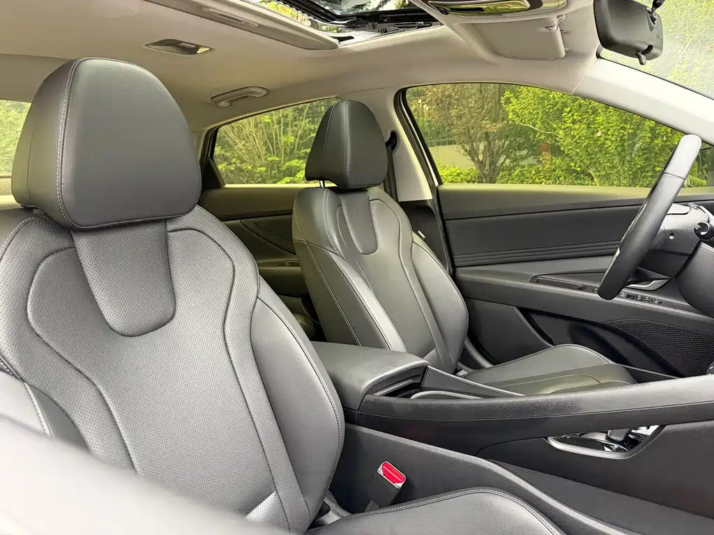 Hyundai Elantra — миниатюра 13
