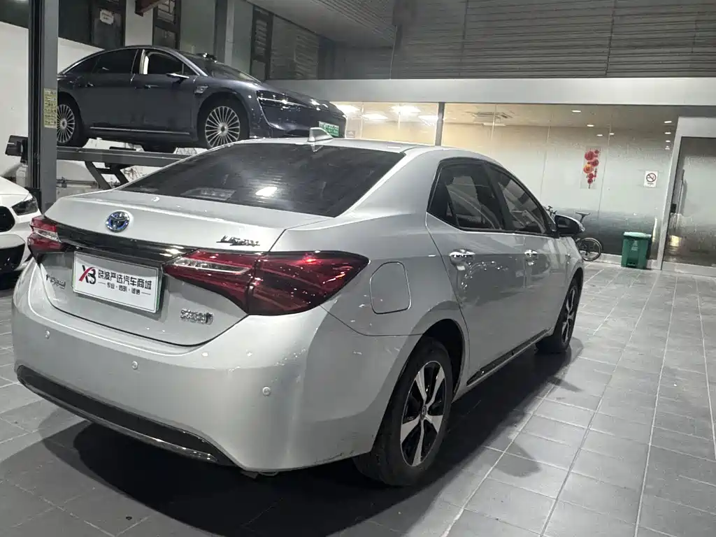 Toyota Levin Twin Engine E+ — миниатюра 7