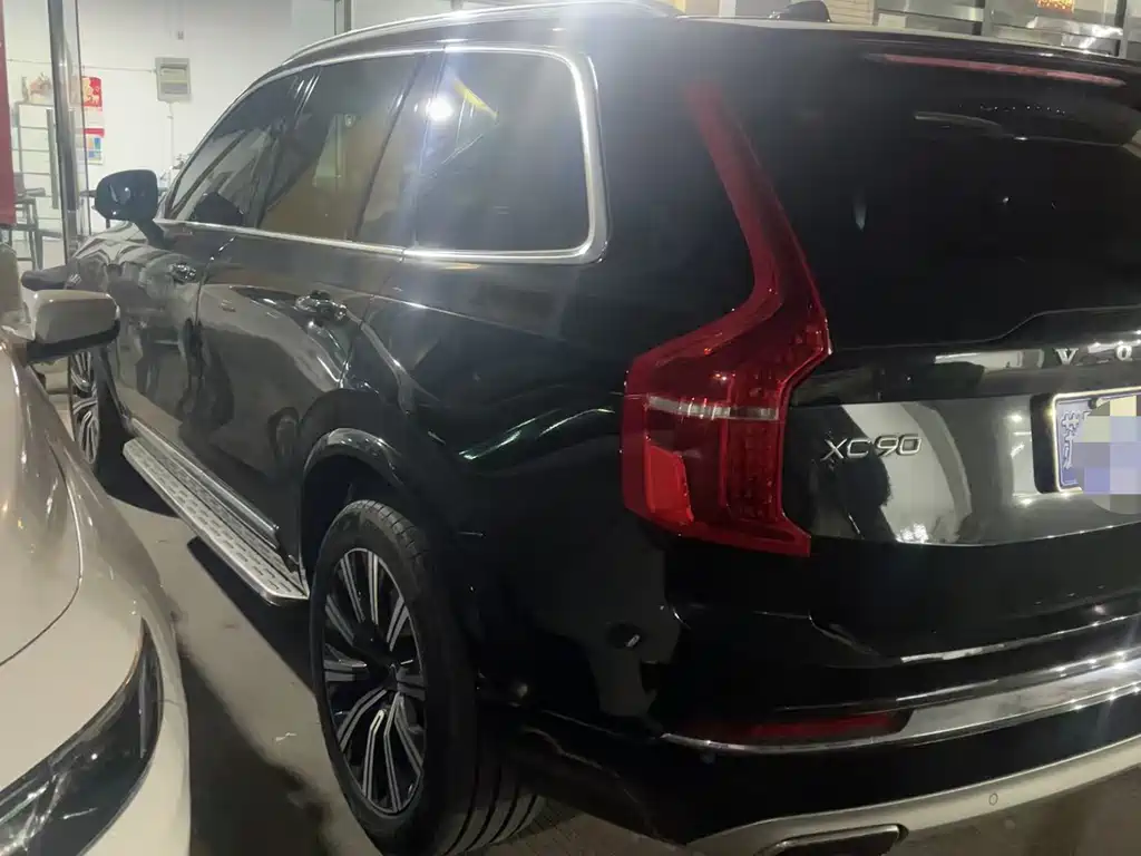 Volvo XC90 — миниатюра 5