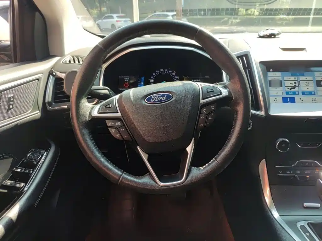 Ford Edge — миниатюра 3
