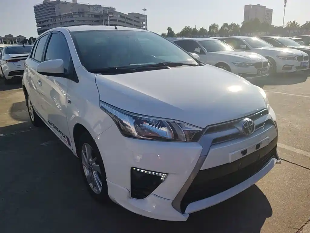 Toyota Yaris L — миниатюра 4