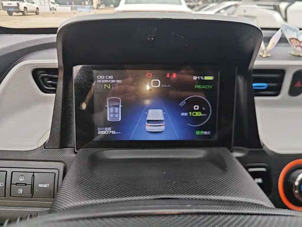 Wuling MINIEV — миниатюра 12