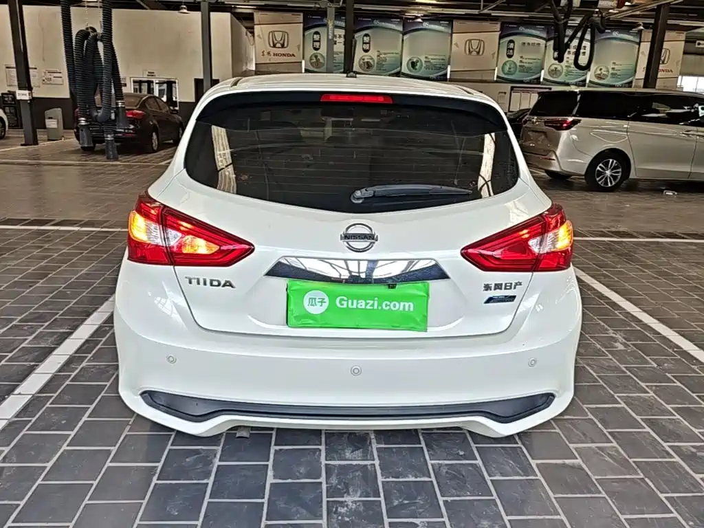 Nissan Tiida — миниатюра 6