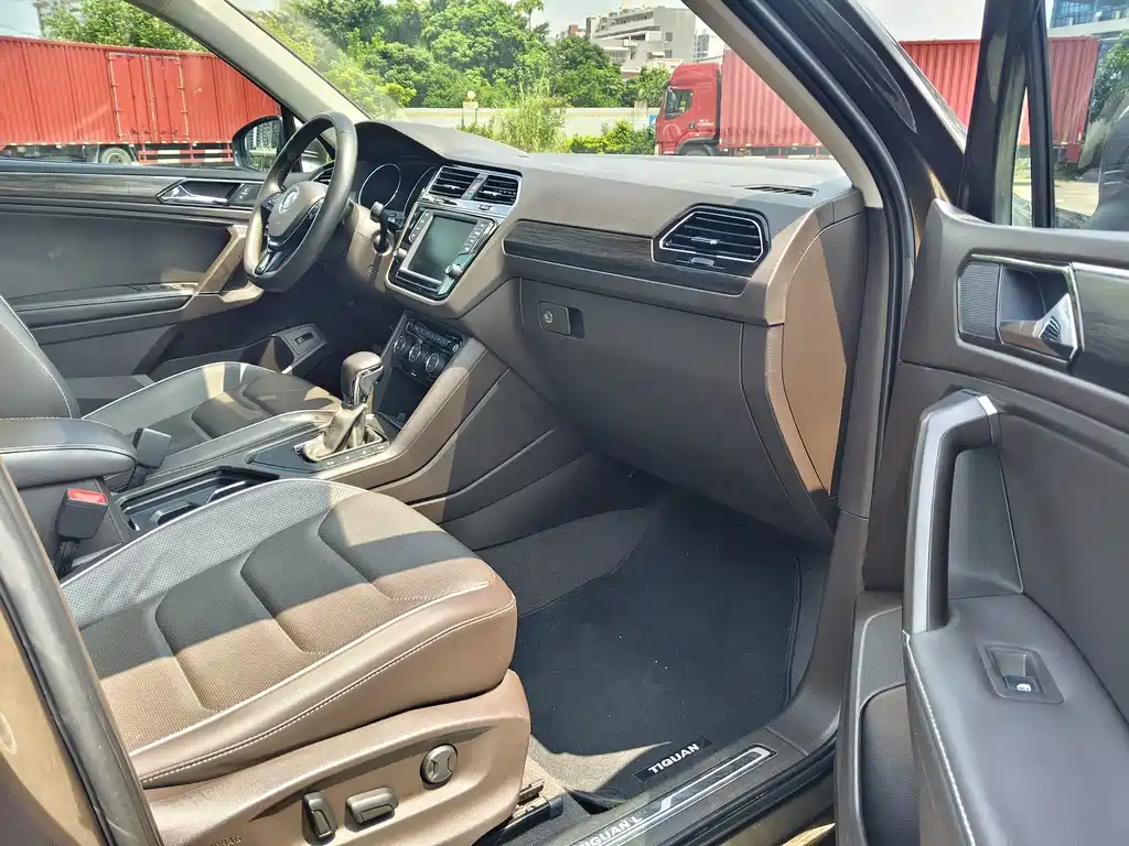 Volkswagen Tiguan L — миниатюра 9