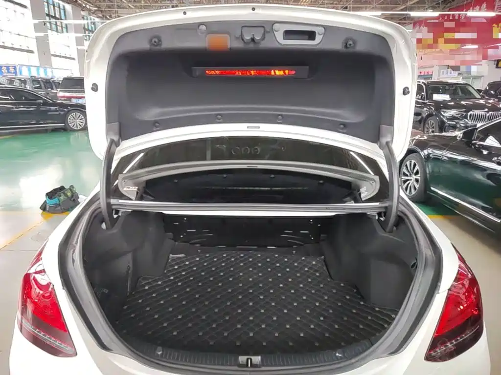 Mercedes-Benz C-Class — миниатюра 19