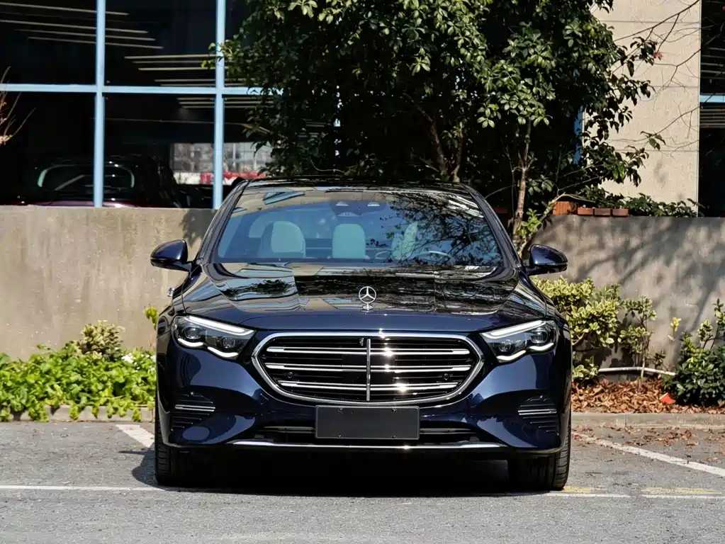 Mercedes-Benz E-Class — миниатюра 3