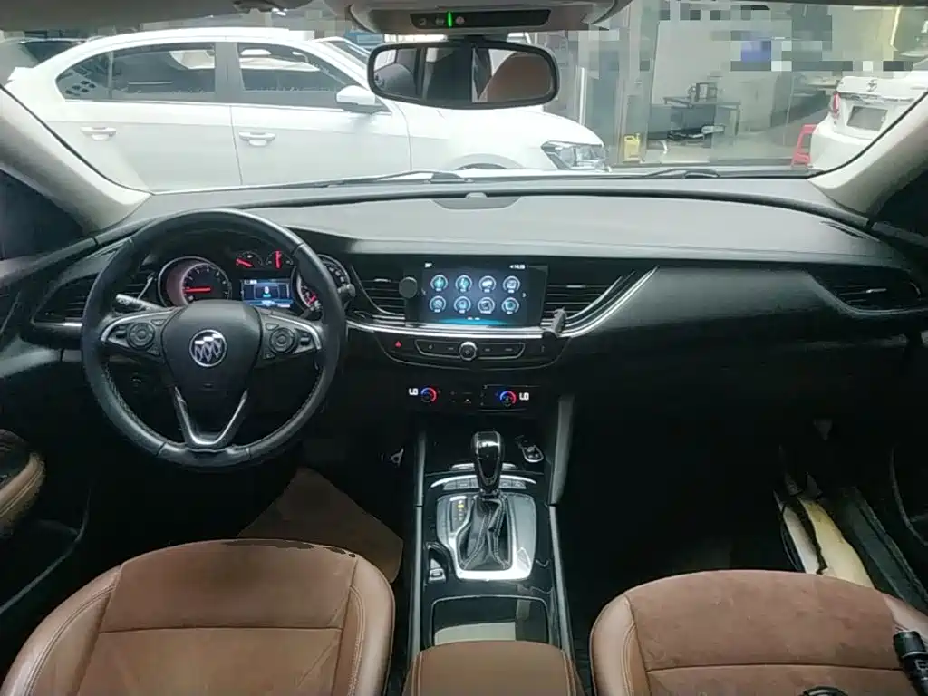 Buick Regal — миниатюра 10