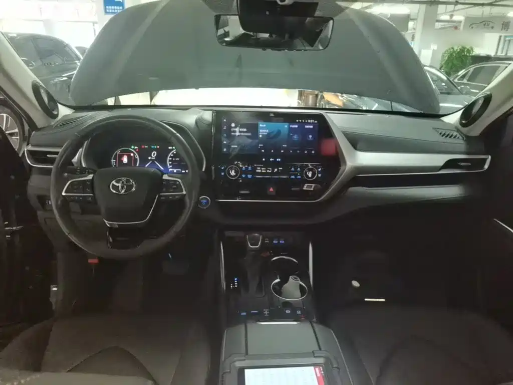 Toyota Highlander — миниатюра 10