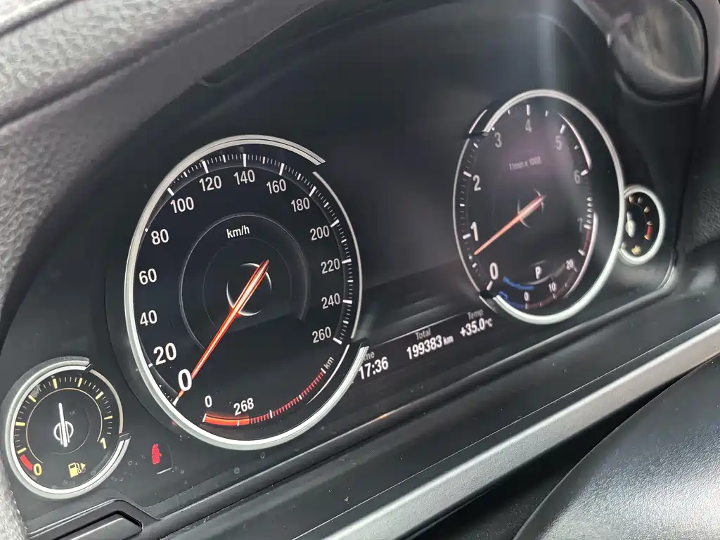 BMW 7 Series — миниатюра 4