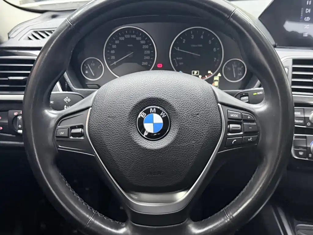 BMW 3 Series — миниатюра 8