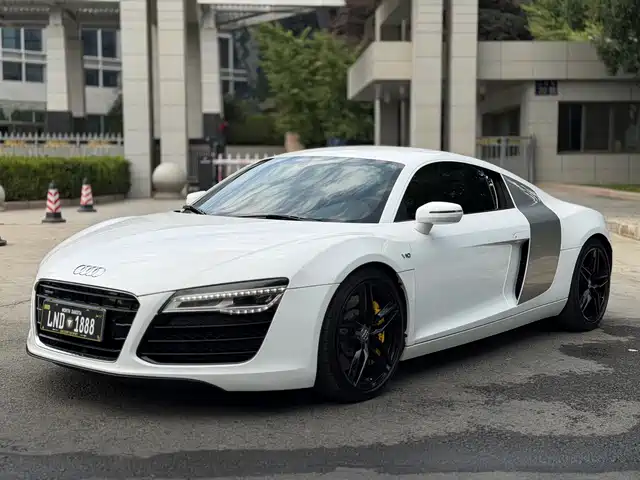 Audi R8
