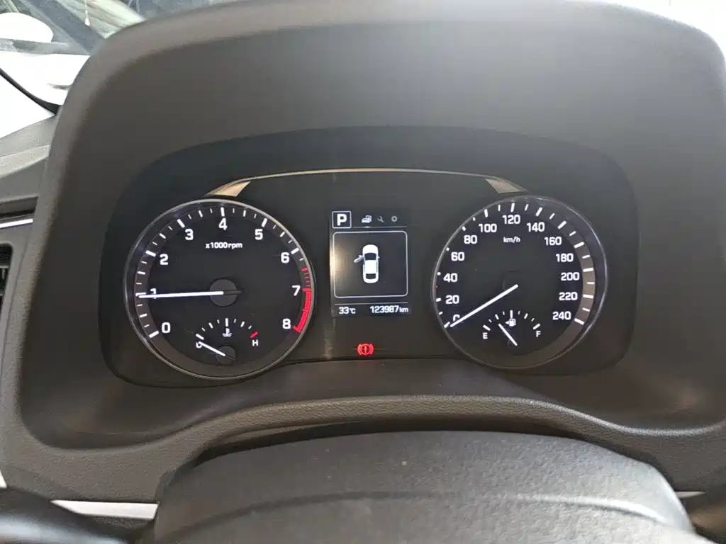 Hyundai Elantra — миниатюра 12