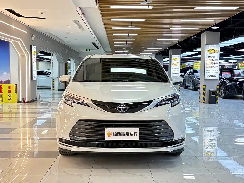Toyota Sienna — миниатюра 8