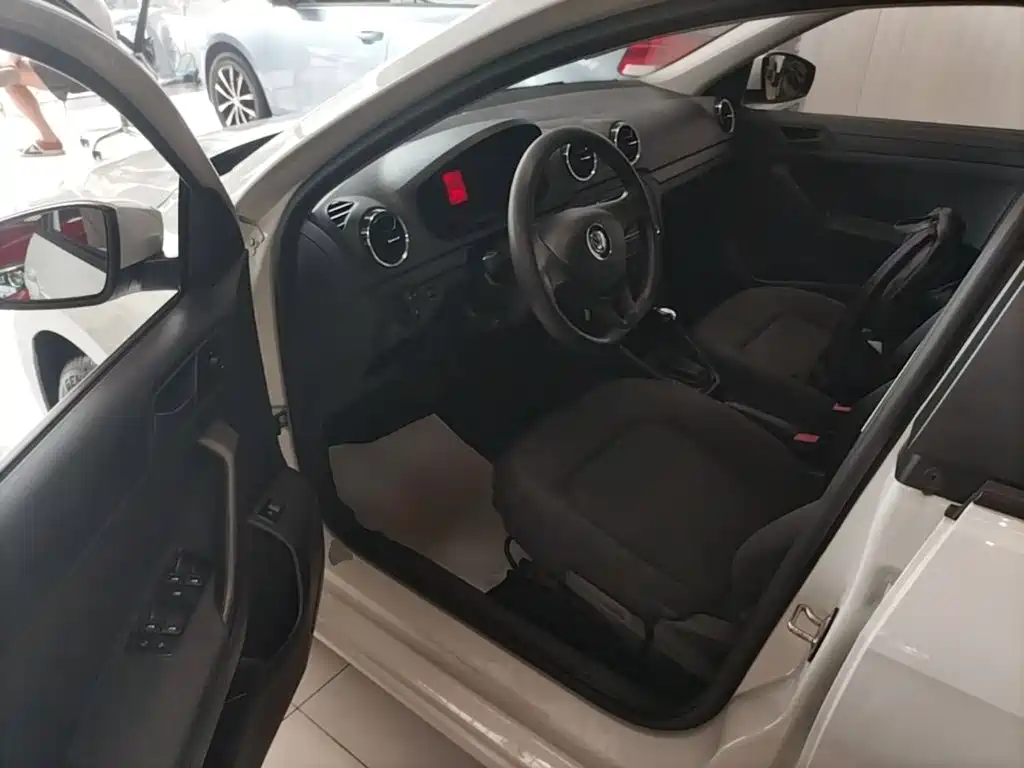 Volkswagen Jetta — миниатюра 16