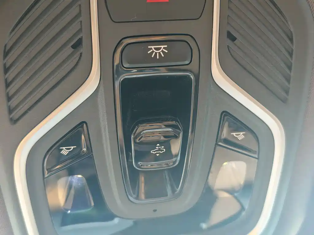 Geely Galaxy Galaxy 7 7 2025 120km +