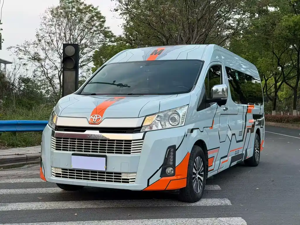 Toyota Hiace 2021