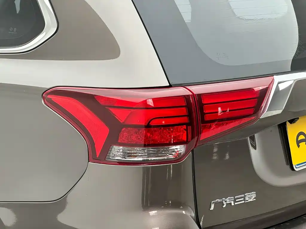 Mitsubishi Outlander — миниатюра 31