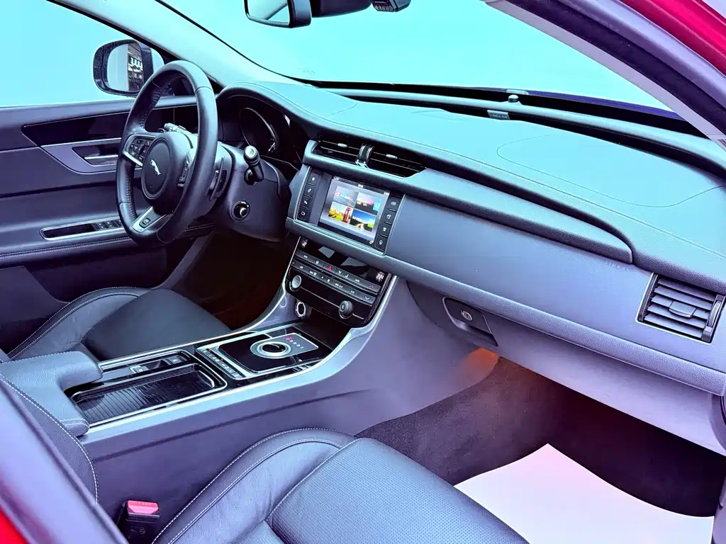 Jaguar XF — миниатюра 21