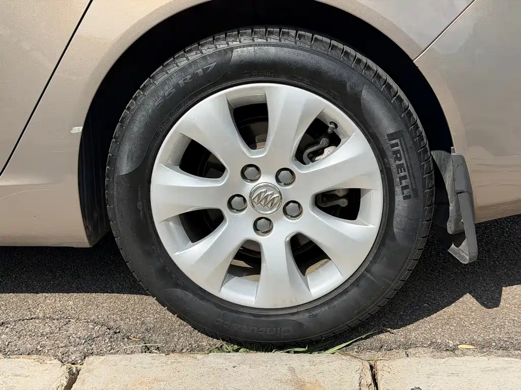 Buick Regal — миниатюра 12