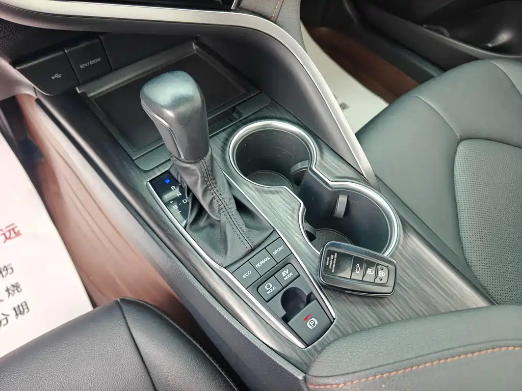Toyota Camry — миниатюра 15