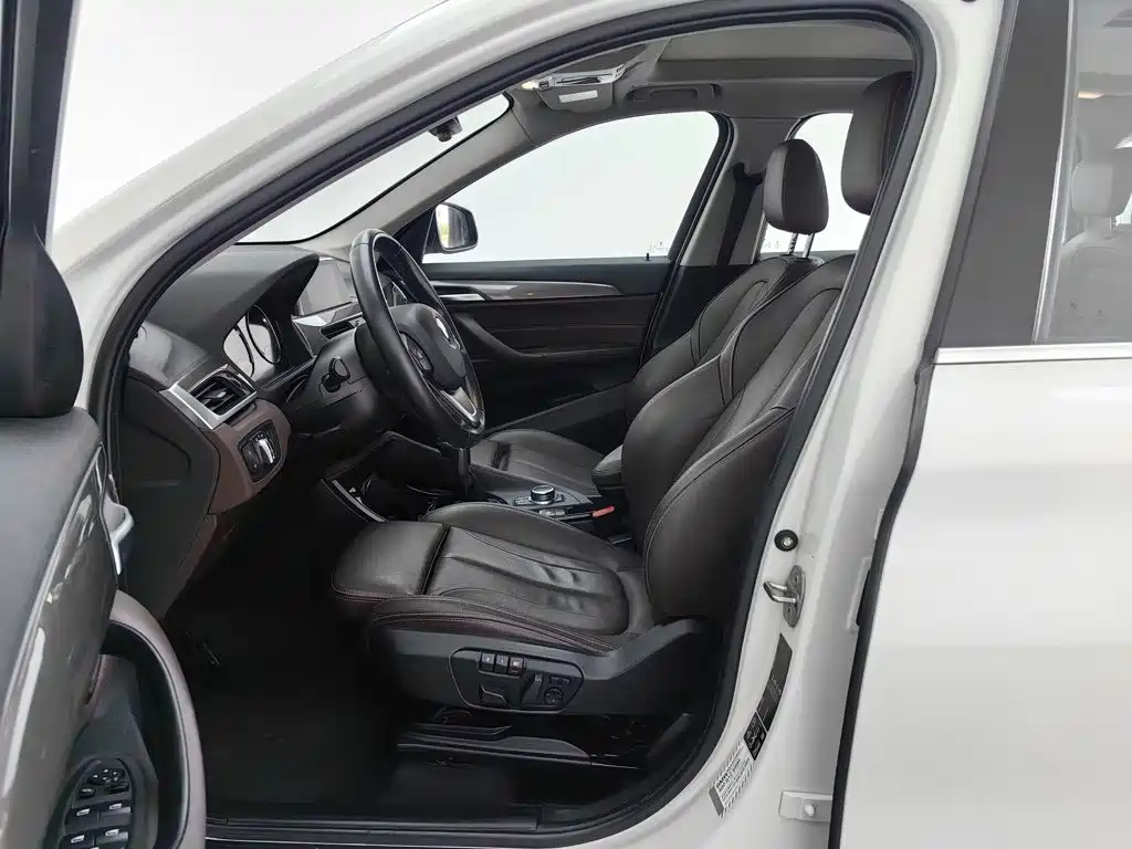 BMW X1 — миниатюра 10