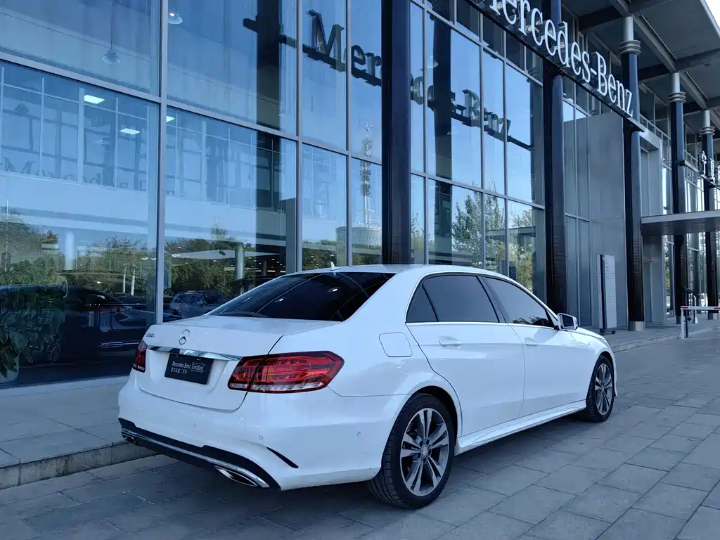 Mercedes-Benz E-Class — миниатюра 4