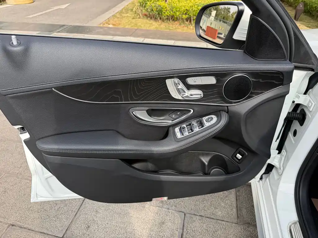 Mercedes-Benz C-Class — миниатюра 17