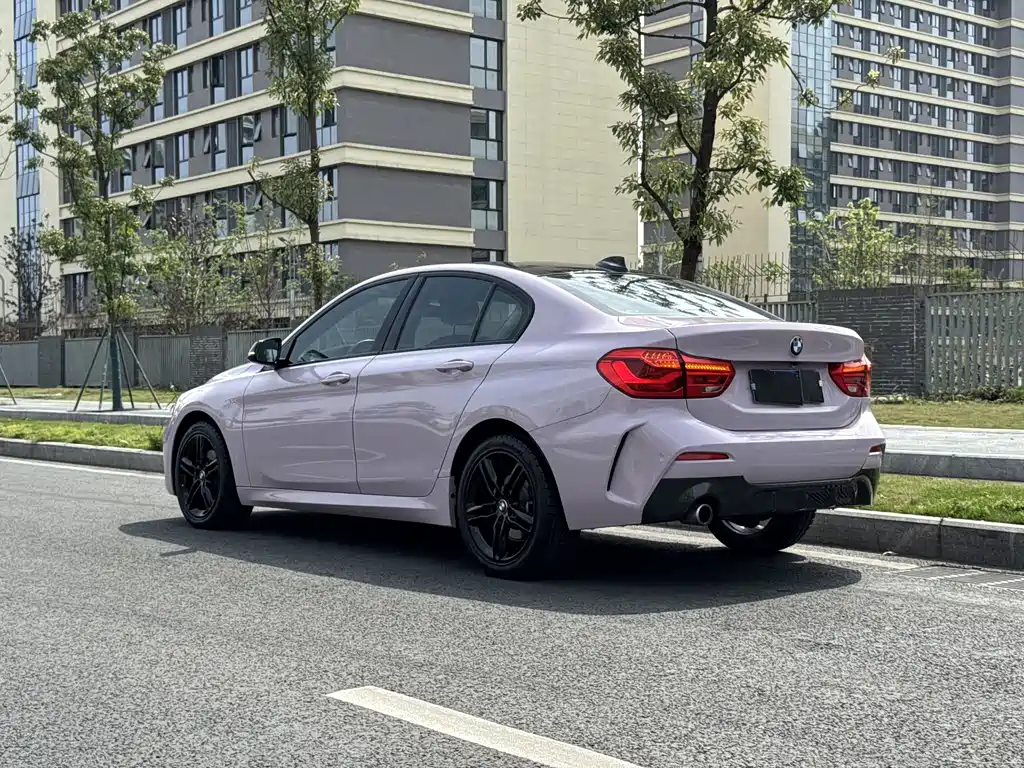 BMW 1 SERIES