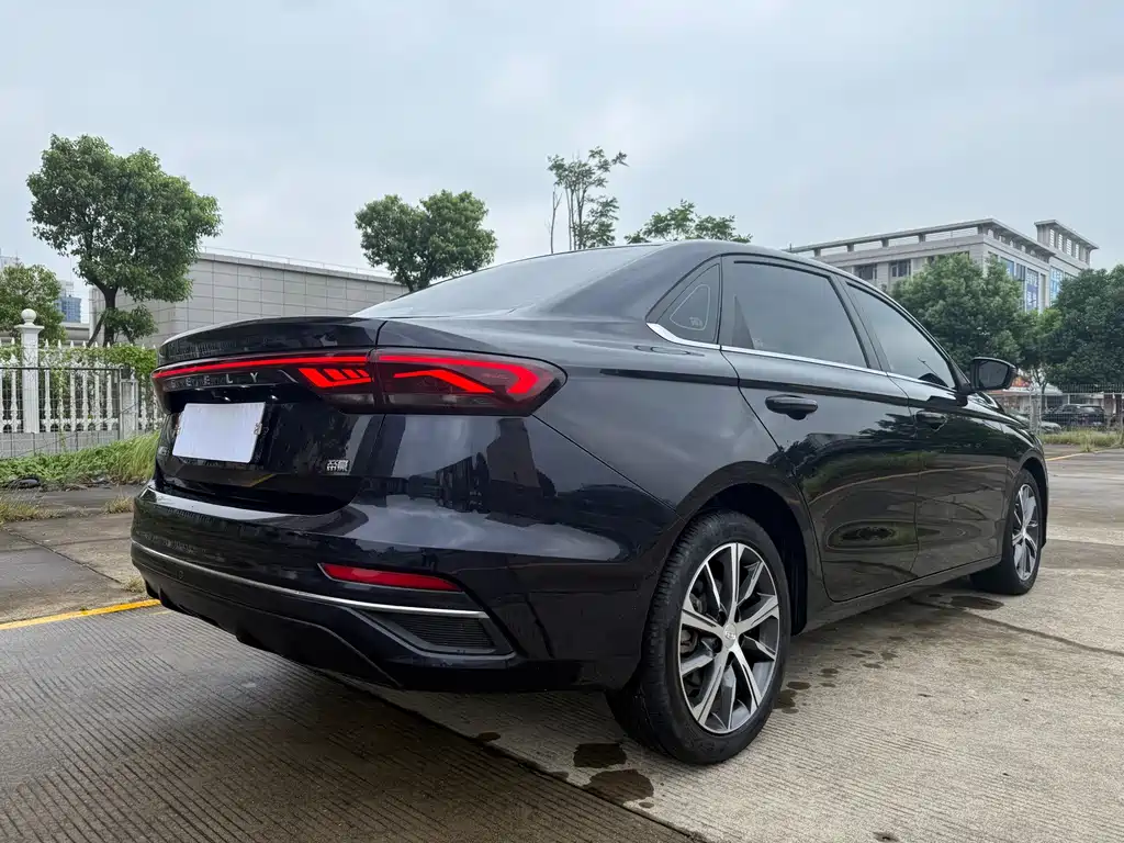 Geely Emgrand — миниатюра 6