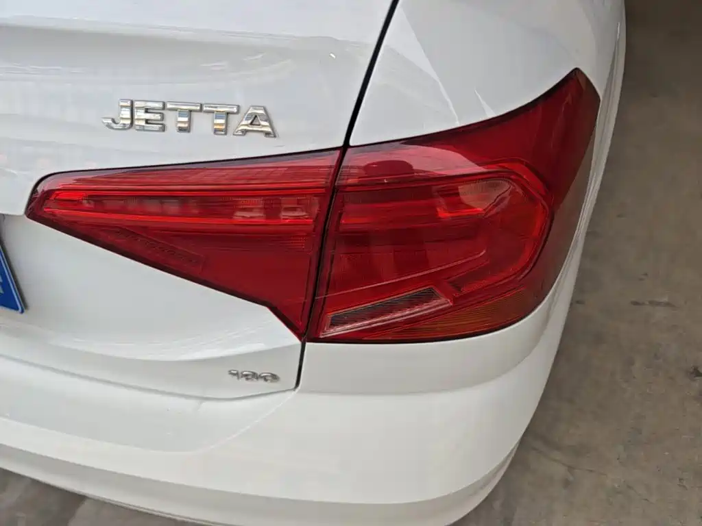 Volkswagen Jetta — миниатюра 8