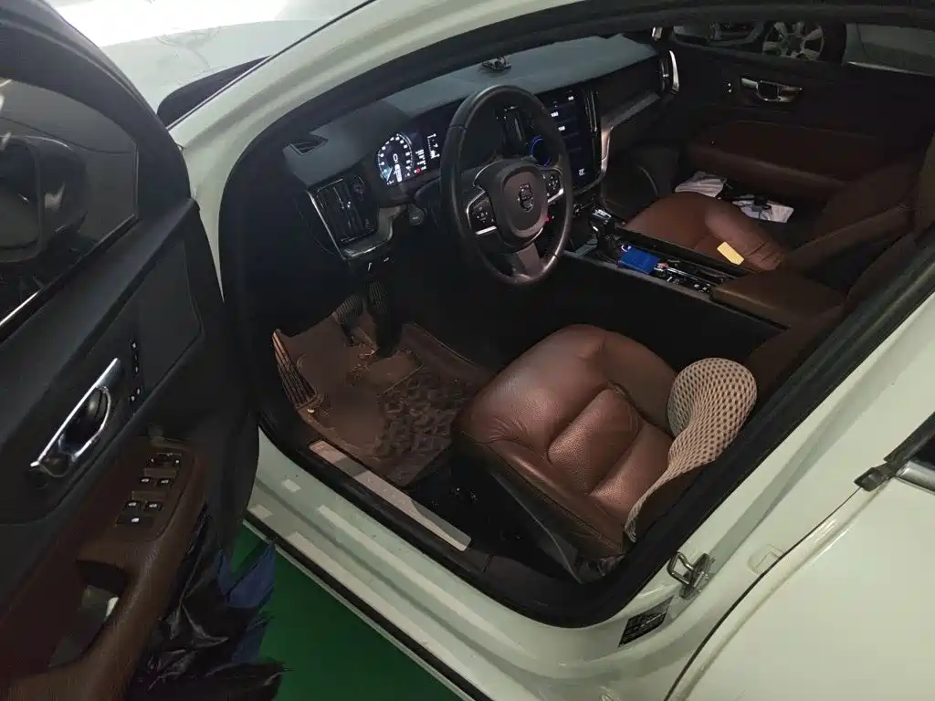 Volvo S60 — миниатюра 17