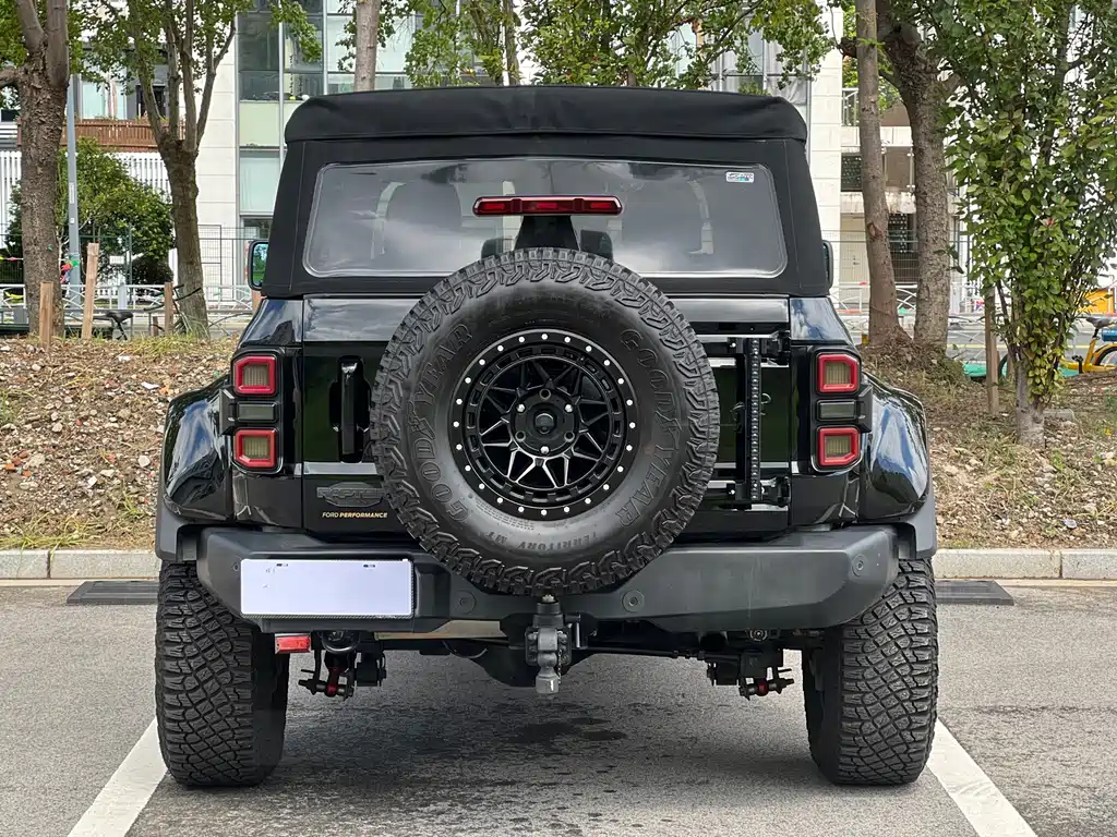 Ford Bronco — миниатюра 5