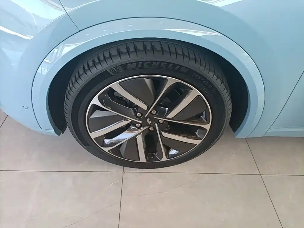 Li Auto Li L8 — миниатюра 23