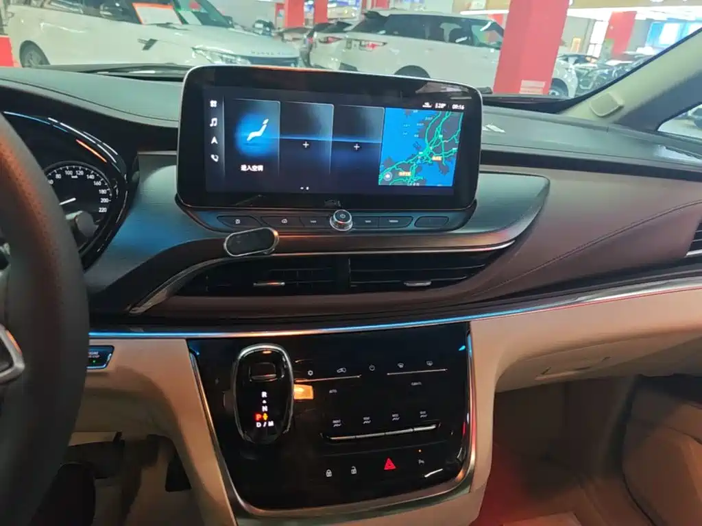Buick GL8 — миниатюра 13