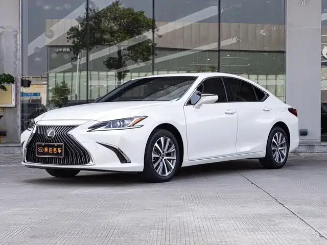 LEXUS  ES 2021