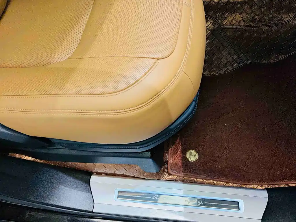 Land Rover Range Rover — миниатюра 20