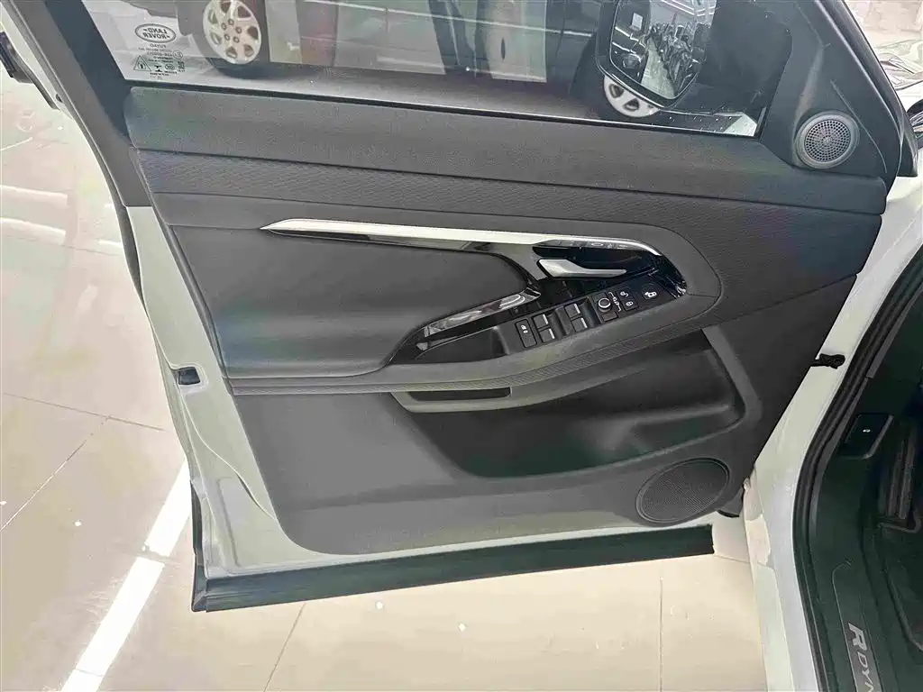 Land Rover Evoque — миниатюра 6