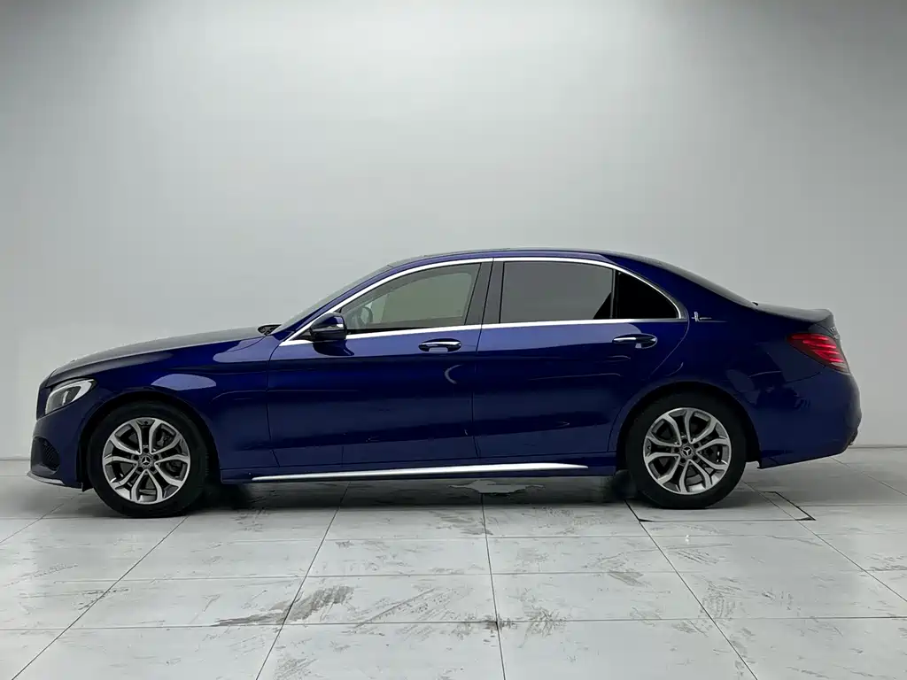 Mercedes-Benz C-Class — миниатюра 23