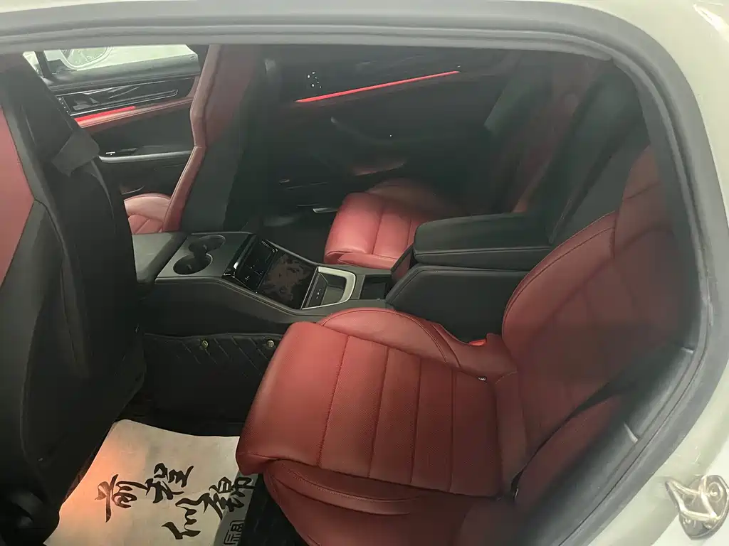 Porsche Panamera — миниатюра 12