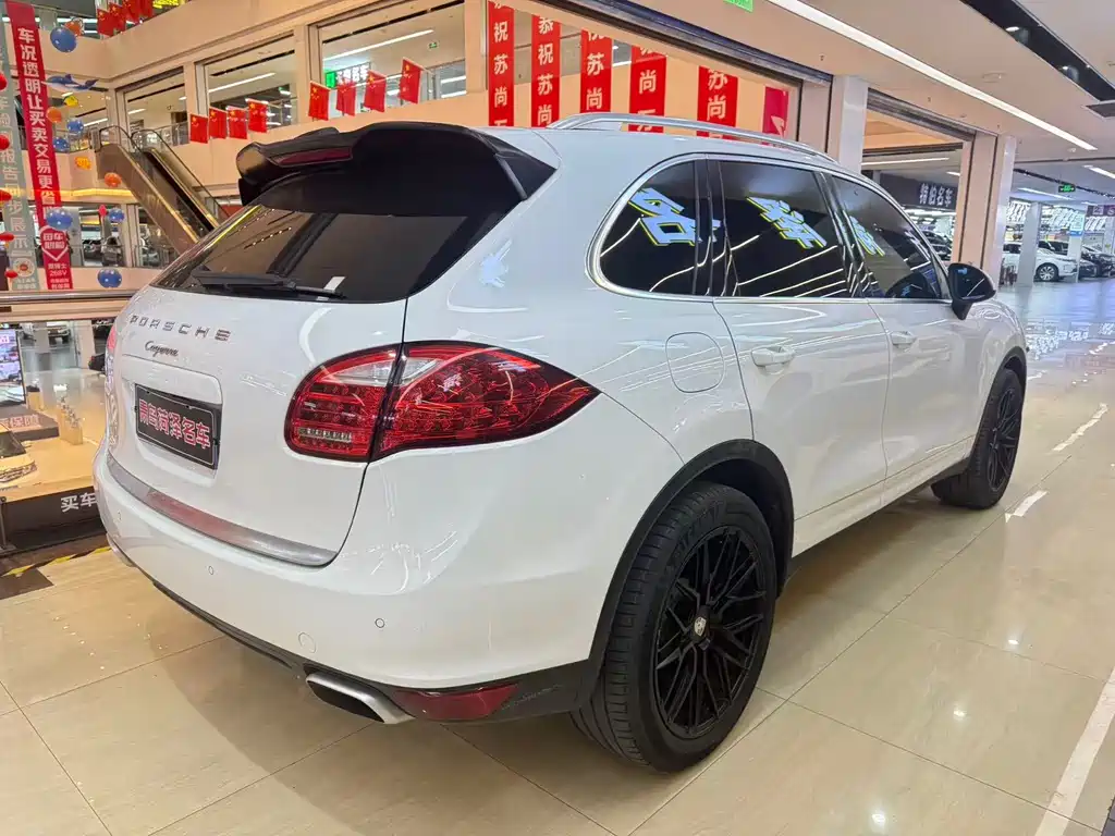 Porsche Cayenne — миниатюра 14