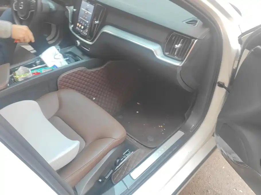 Volvo S60 — миниатюра 8