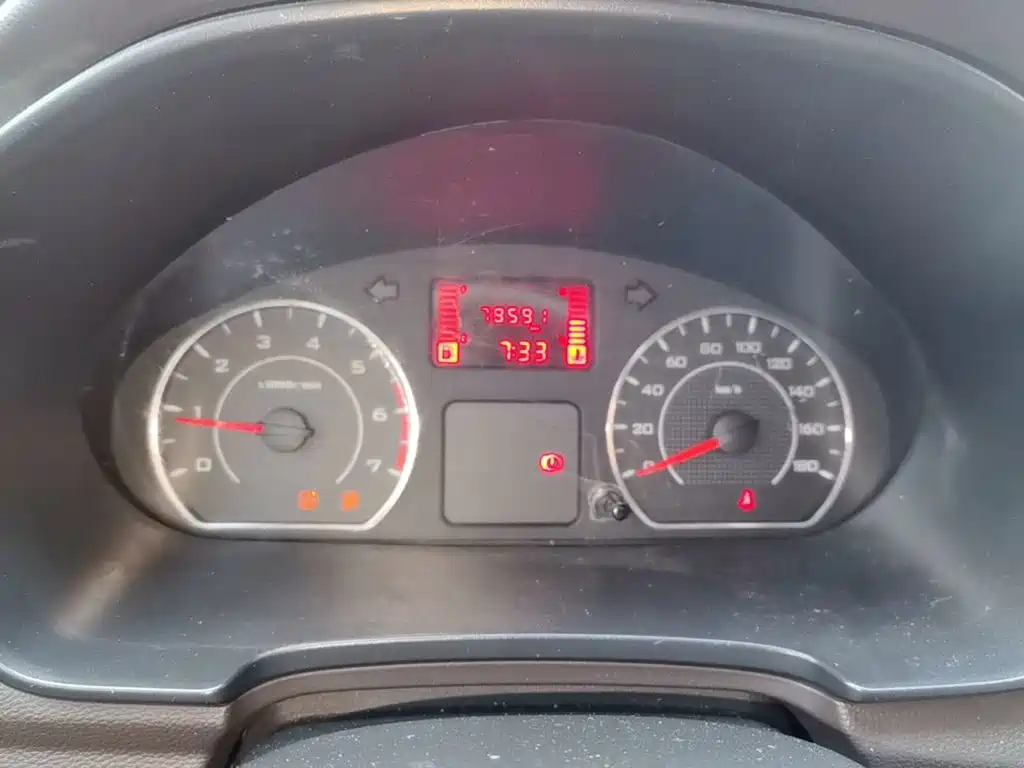 Wuling Hongguang V — миниатюра 12