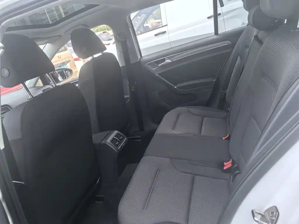 Volkswagen Golf — миниатюра 9