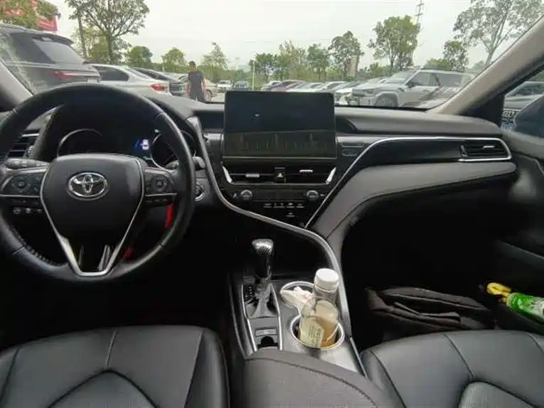 Toyota Camry — миниатюра 7