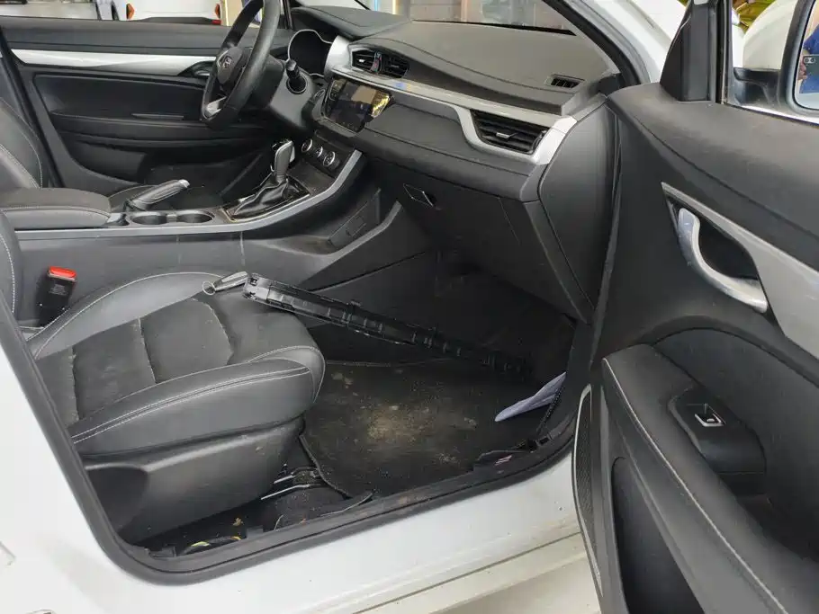 Geely Emgrand — миниатюра 8