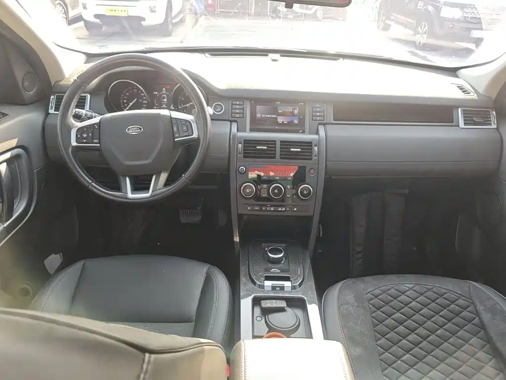 Land Rover Discovery Sport — миниатюра 10