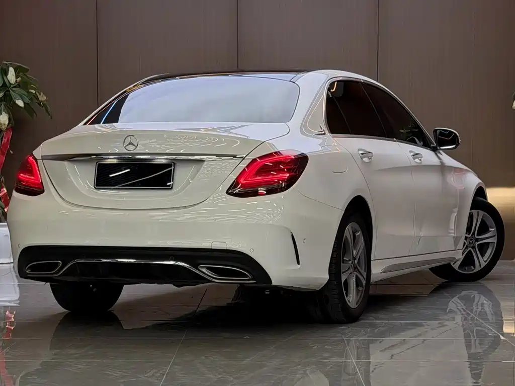 Mercedes-Benz C-Class — миниатюра 16
