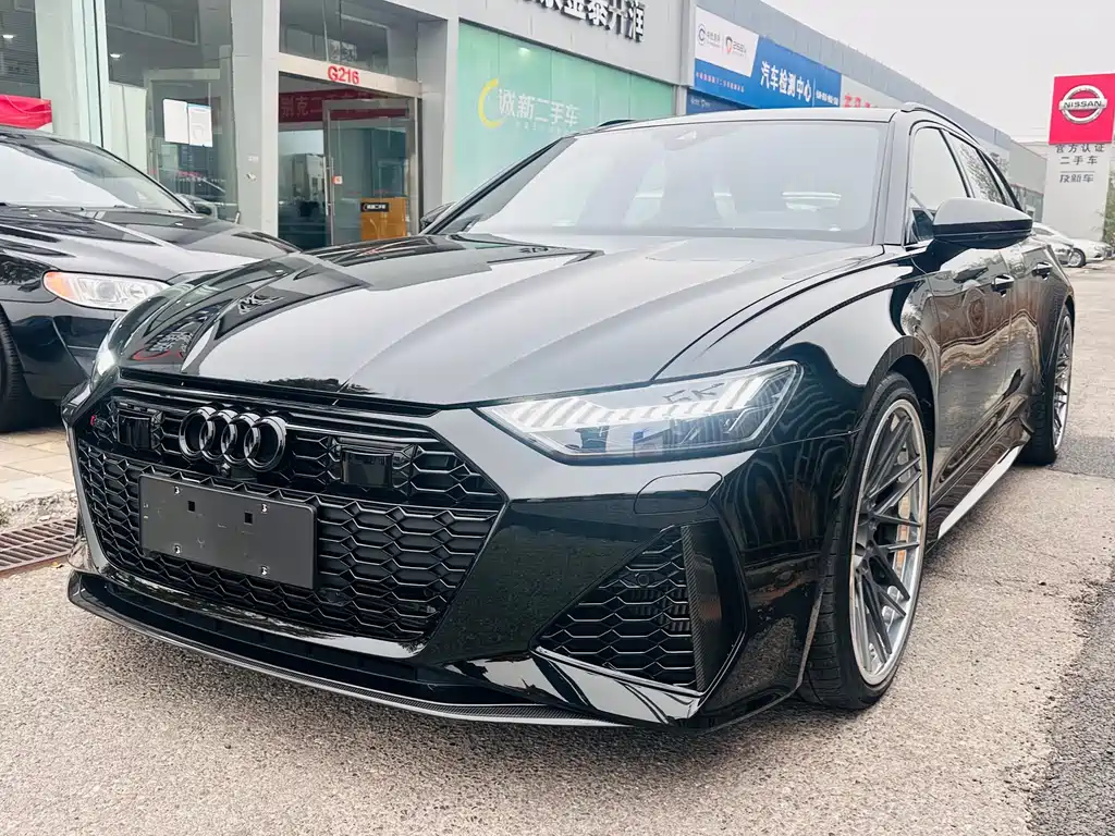 AUDI RS 6