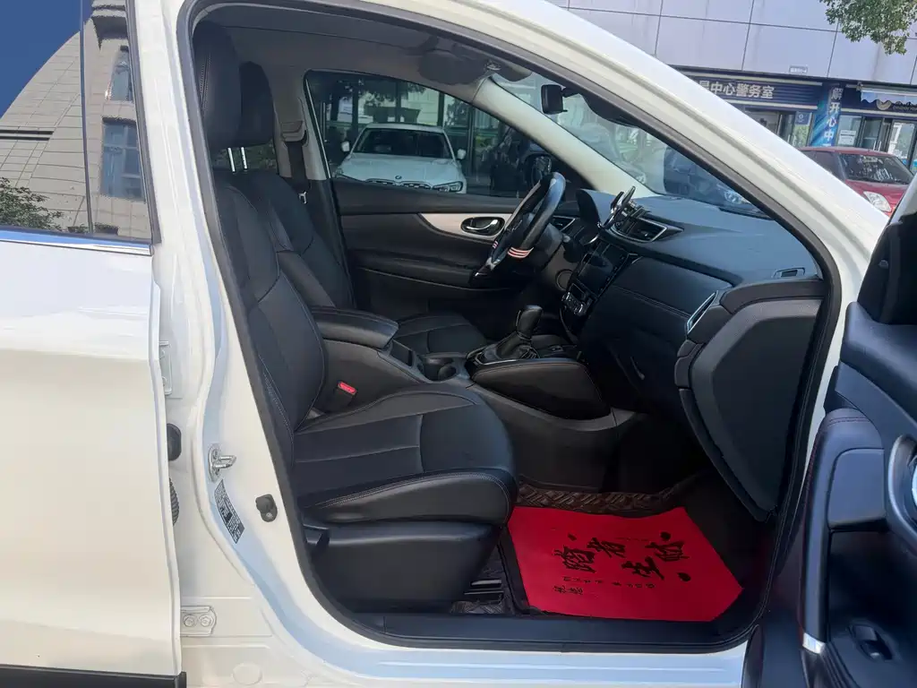 Nissan Qashqai — миниатюра 12