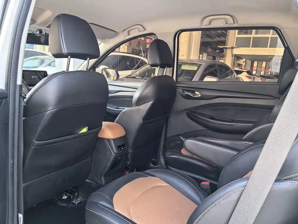 Wuling Hongguang S3 — миниатюра 9